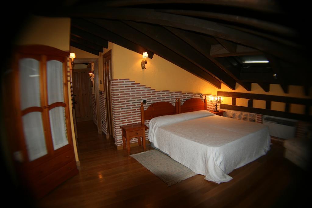 La Sinagoga Guest House Penaranda de Duero Ruang foto