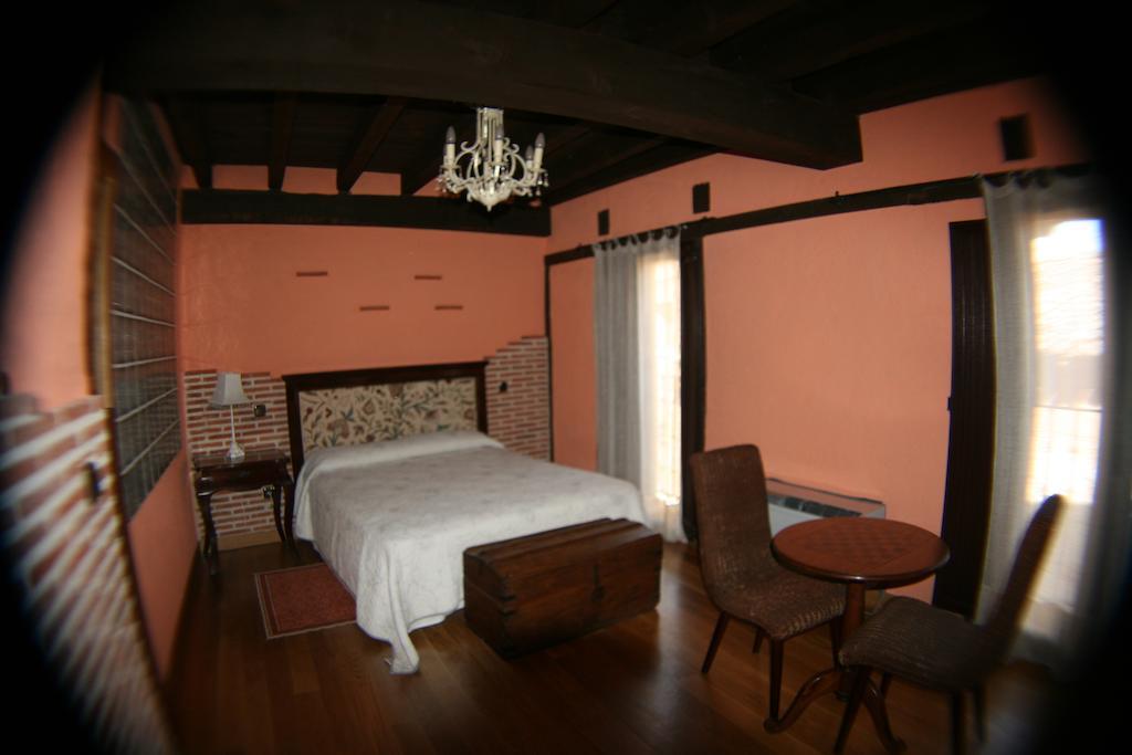 La Sinagoga Guest House Penaranda de Duero Bagian luar foto